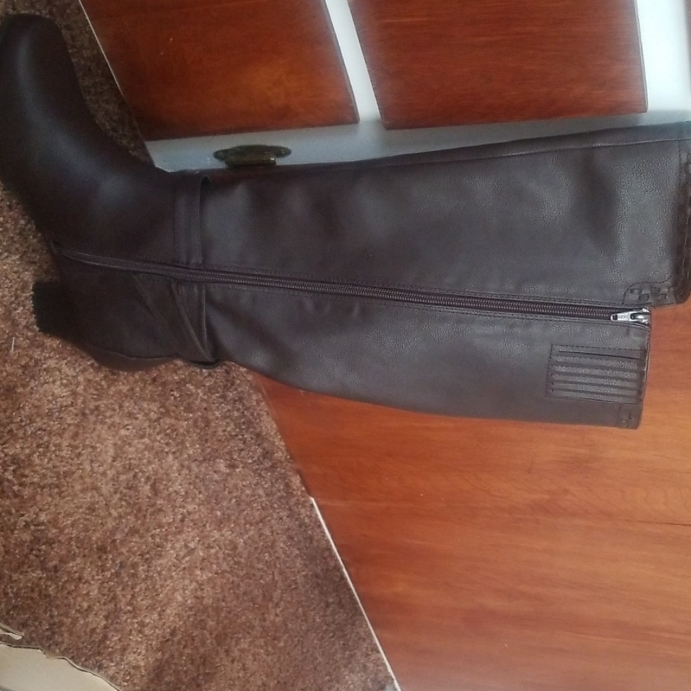 Boots - Picture 2 of 3